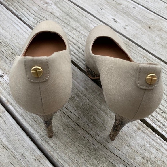 Tahari Sophia Platform Pumps, Size 8 1/2 - Picture 3 of 5